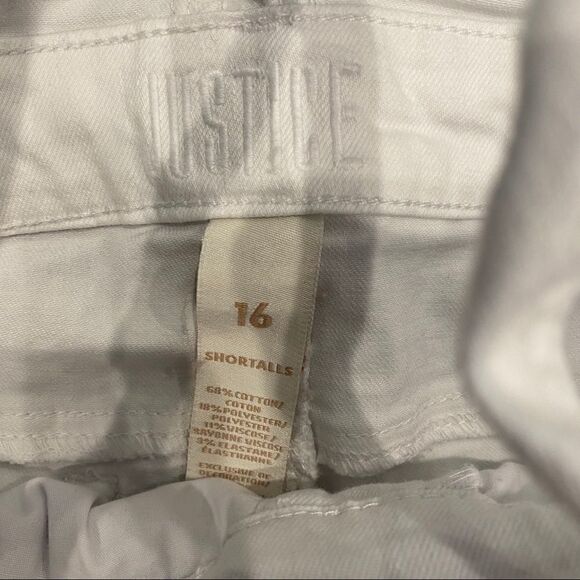 Girls White Lace Inset Justice Shortalls 16 - Picture 3 of 4